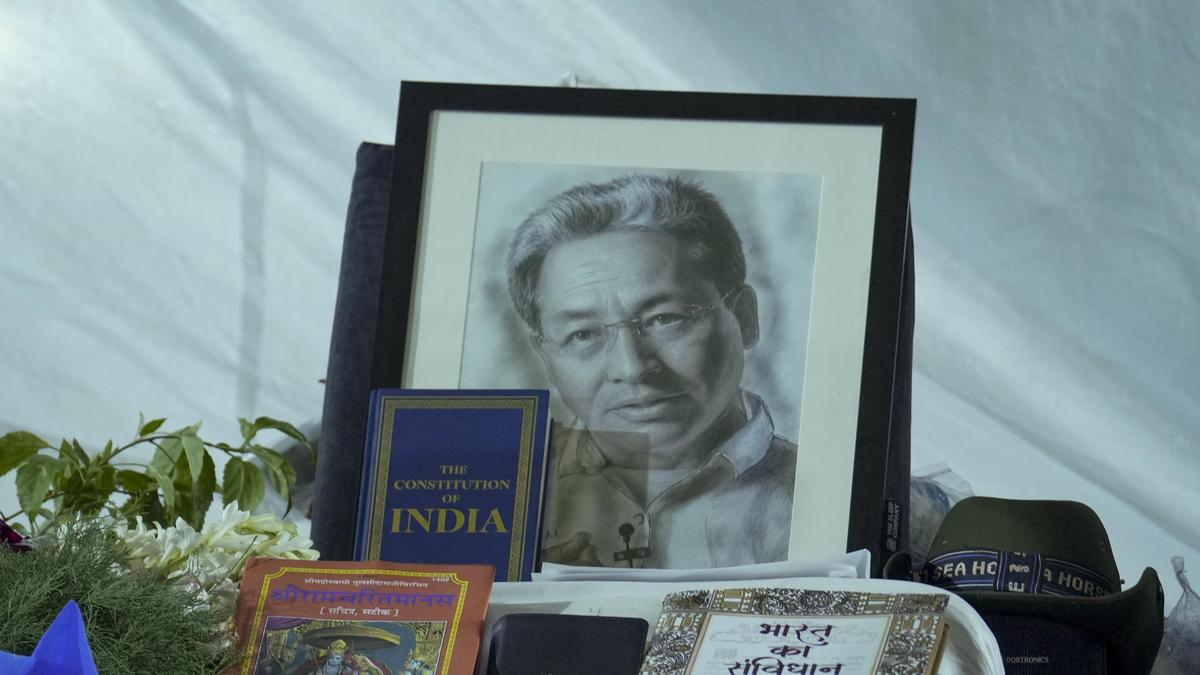 दिल्ली उच्च न्यायालय ने कॉकरोच जनता पार्टी के विरोध प्रदर्शन की जांच की मांग वाली याचिका पर सुनवाई के लिए सहमती जताई