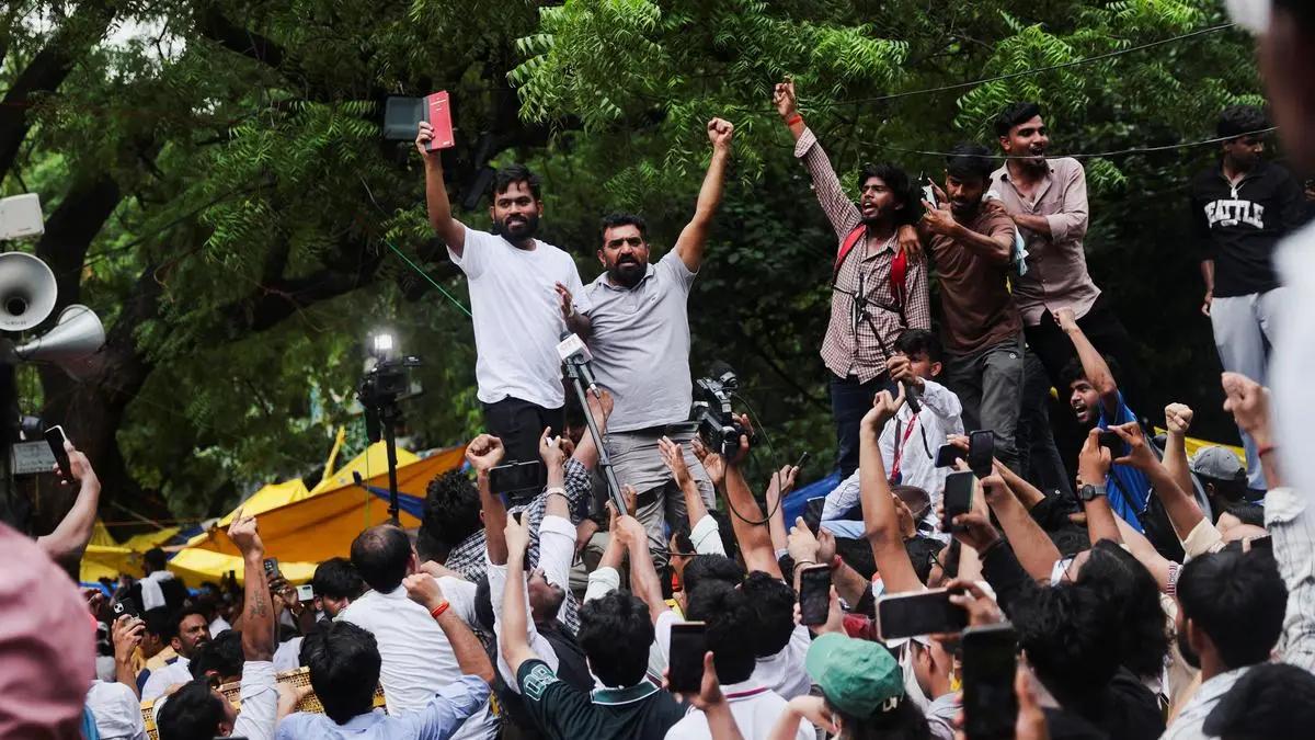 भारत में एक सोशल मीडिया अभियान ने एक मंत्री को अपना पद छोड़ने पर मजबूर किया