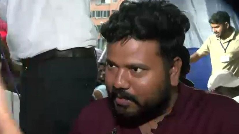 जेपीएससी परीक्षा विवाद: छात्रों ने SC से हस्तक्षेप की गुहारी लगाई, कुत्तों के मामले में खुले रहे कोर्ट से सवाल