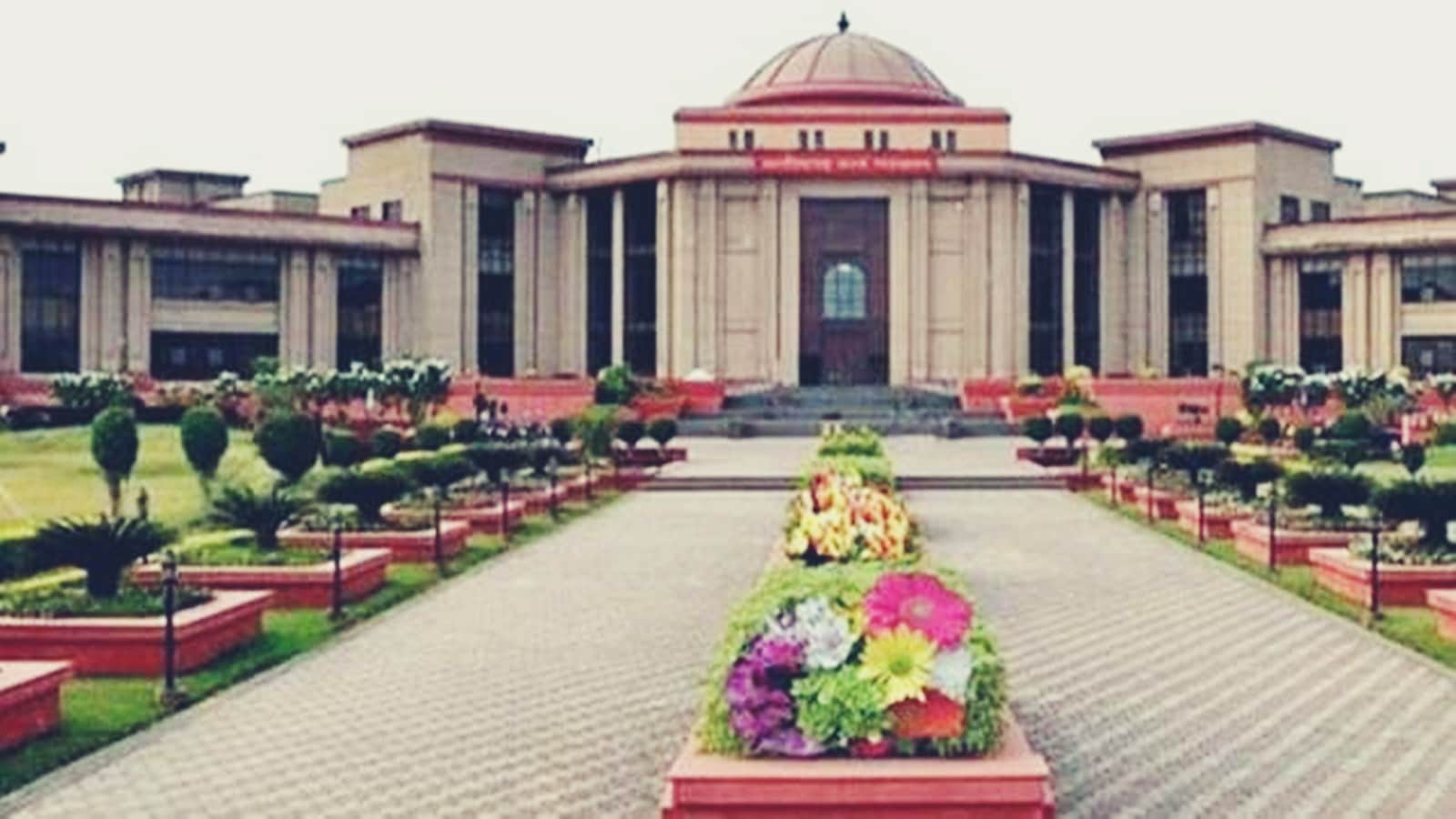 छत्तीसगढ़ उच्च न्यायालय ने आवेदन में त्रुटि पर टीईटी उम्मीदवारों की याचिका खारिज कर दी