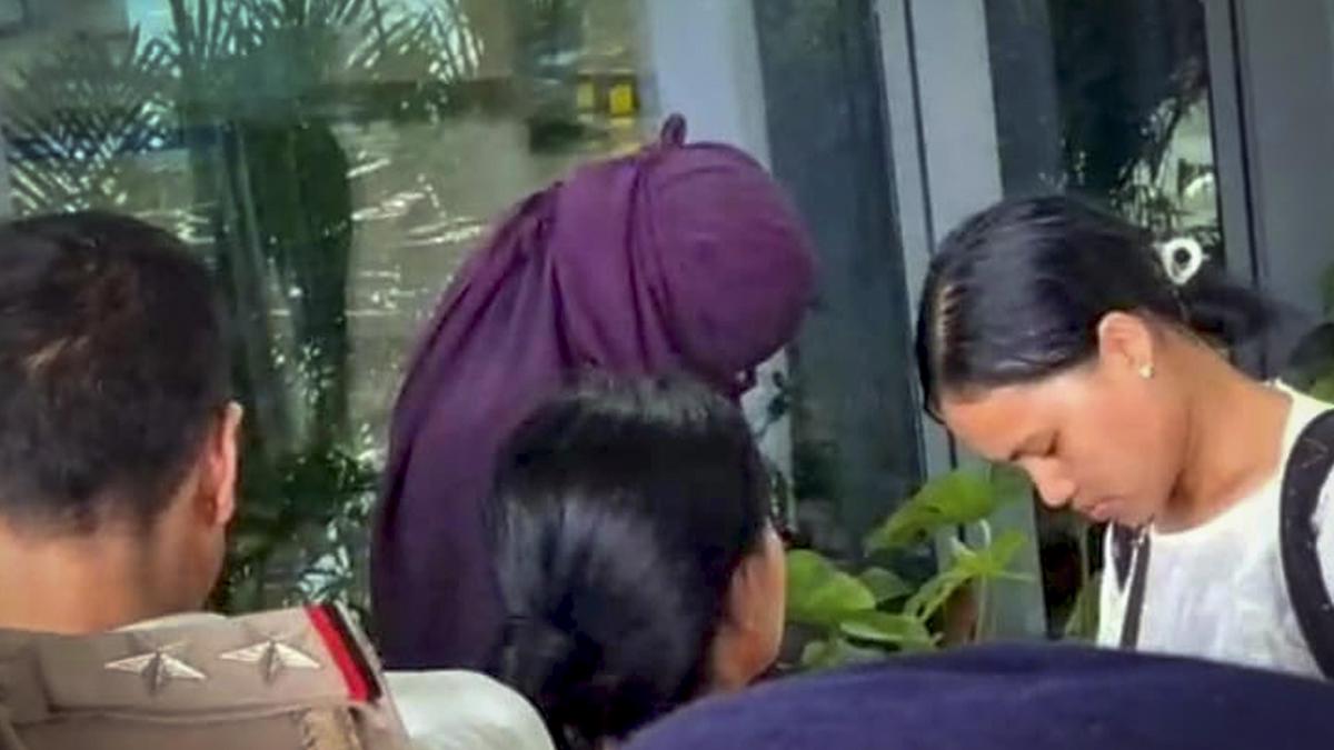 सुप्रीम कोर्ट ने माना कि गिरफ्तारी का लिखित आधार आवश्यक नहीं