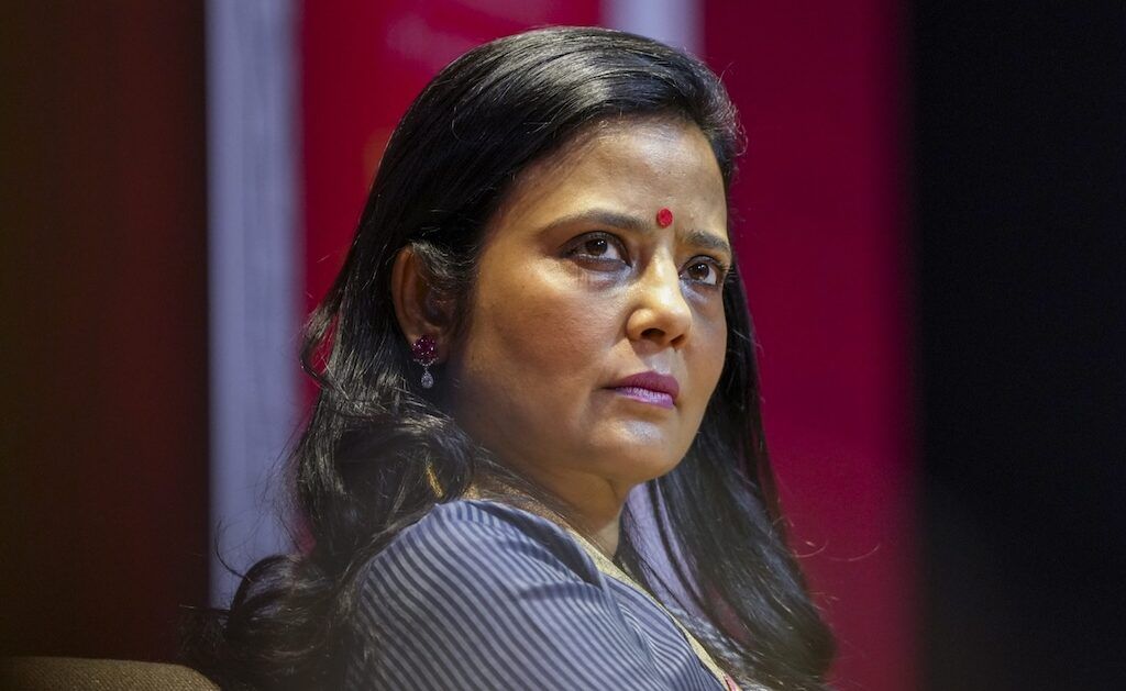 सुप्रीम कोर्ट ने महुआ मोइत्रा के ऑनलाइन पुलिस के सामने पेश होने का आग्रह ठुकराया!