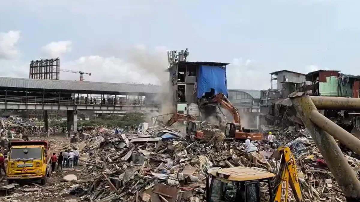 सुप्रीम कोर्ट ने "बुलडोजर न्याय" के उल्लंघन पर अवमानना ​​याचिका खारिज कर दी, पक्षों को उच्च न्यायालयों में जाने का निर्देश दिया