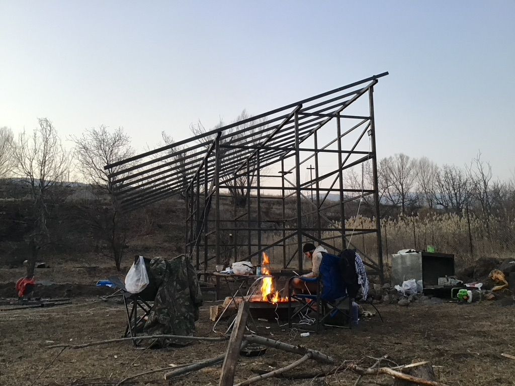 Երկհարկանի տնակի մետաղական կմախք