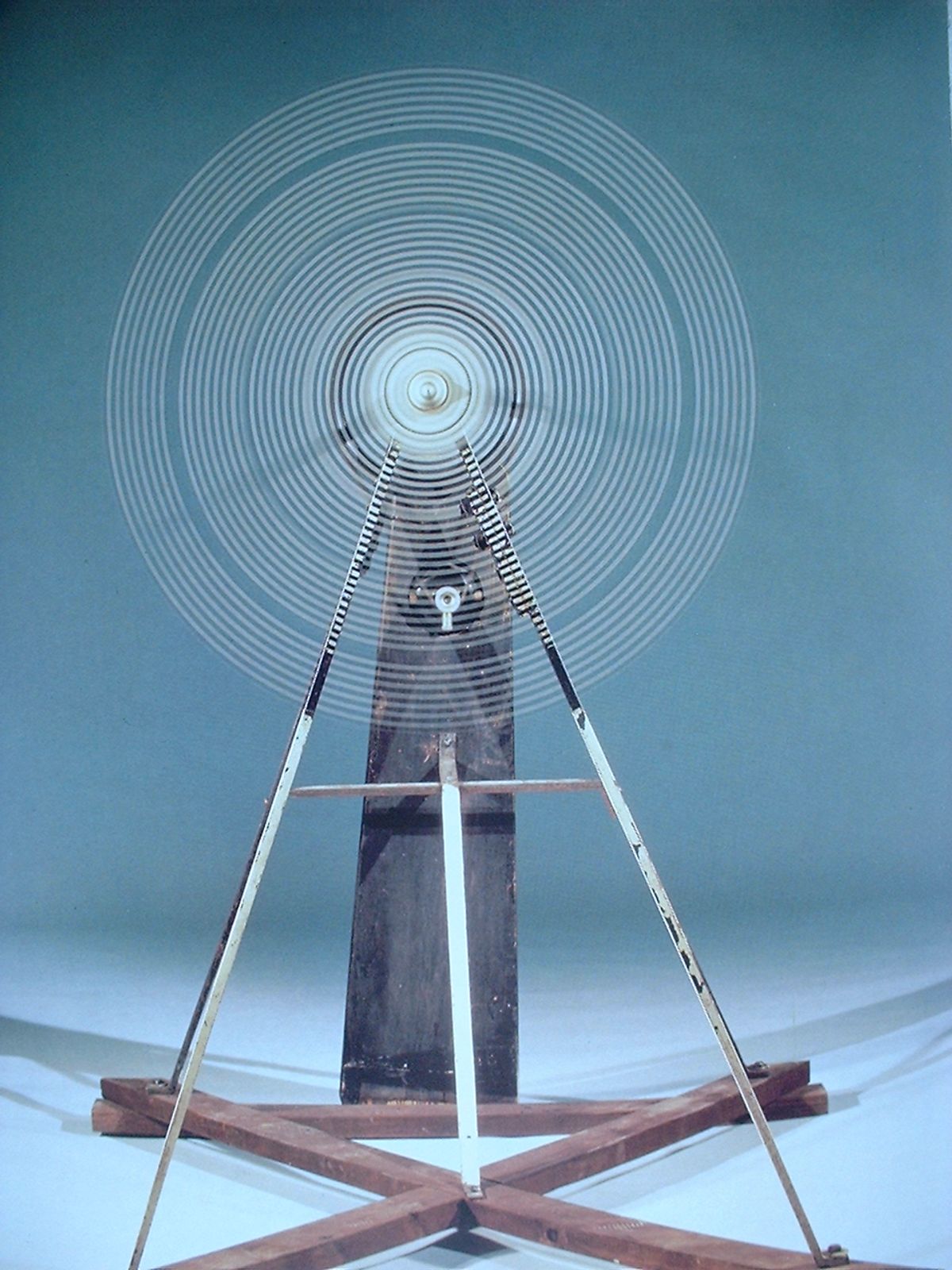 « Marcel Duchamp. rotative plaque de verre. « 1920