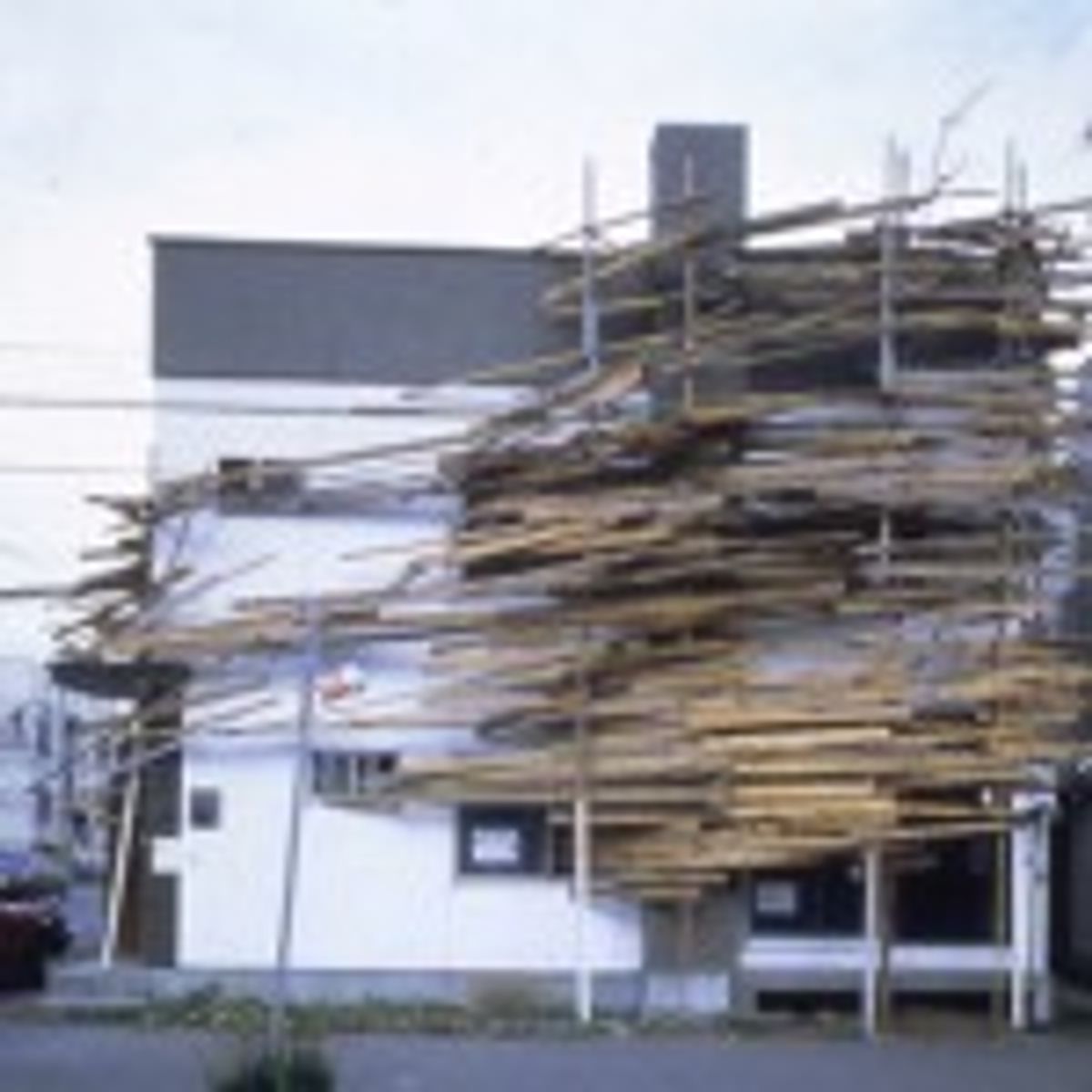 tetra house( 1983)