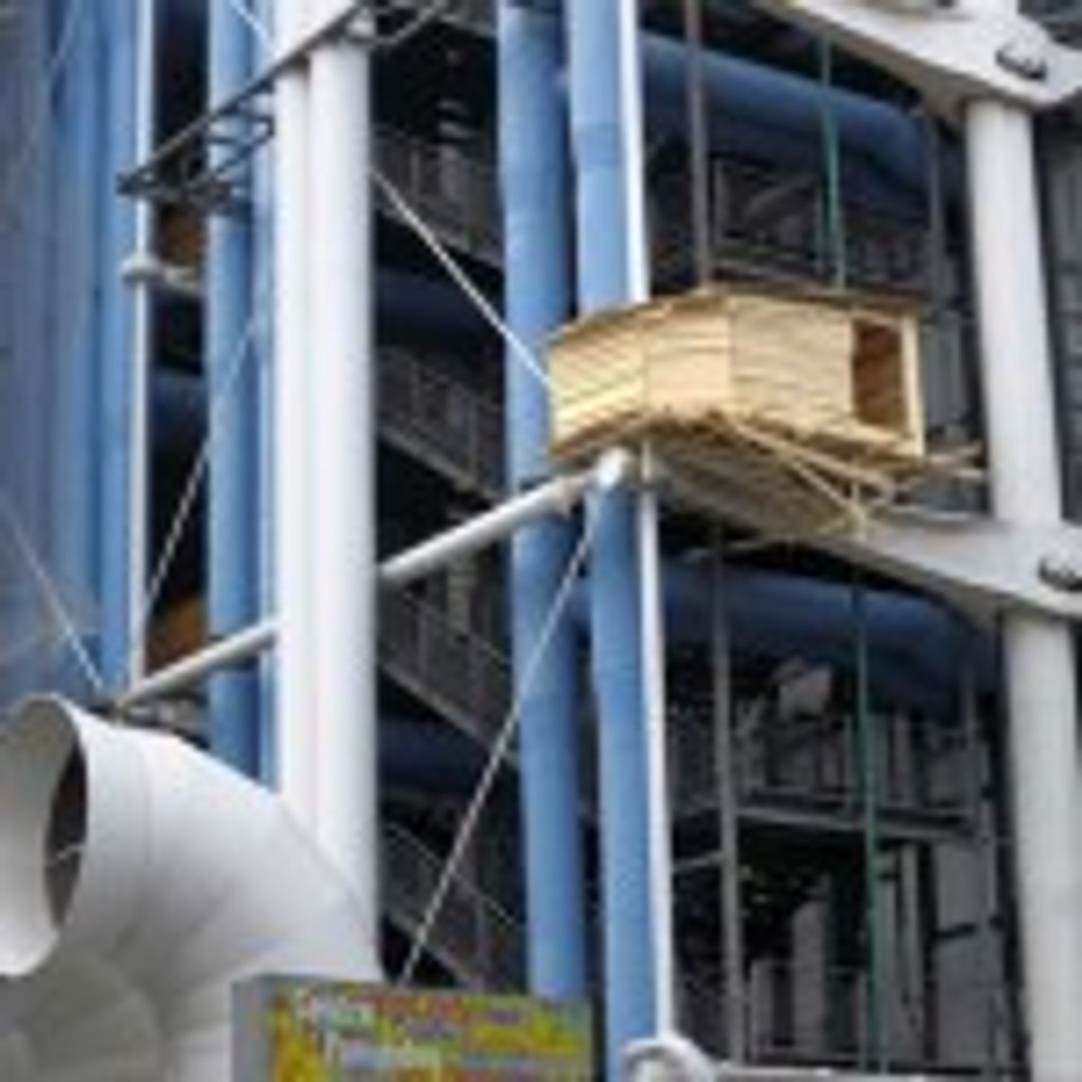 tree hut au centre Pompidou en 2010