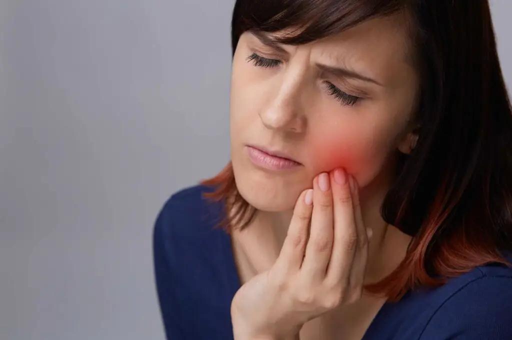 Tratamiento de Trastornos de la Articulación Temporomandibular (ATM) y Bruxismo en Odontomed