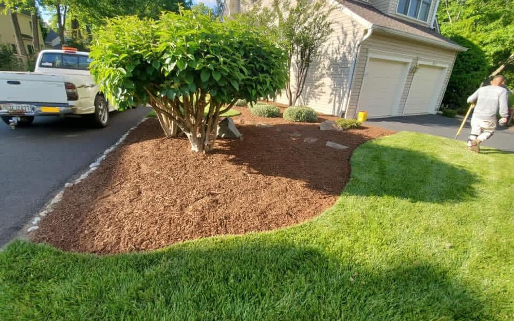 Front Yard Mulch Bed Refresh