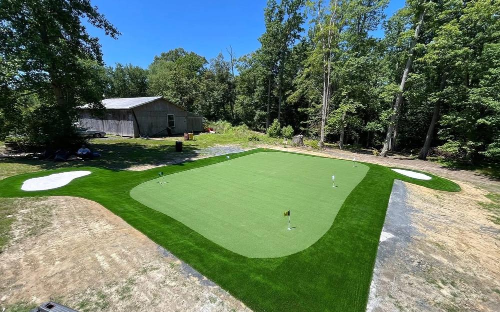 Large Backyard Putting Green with Sand Traps