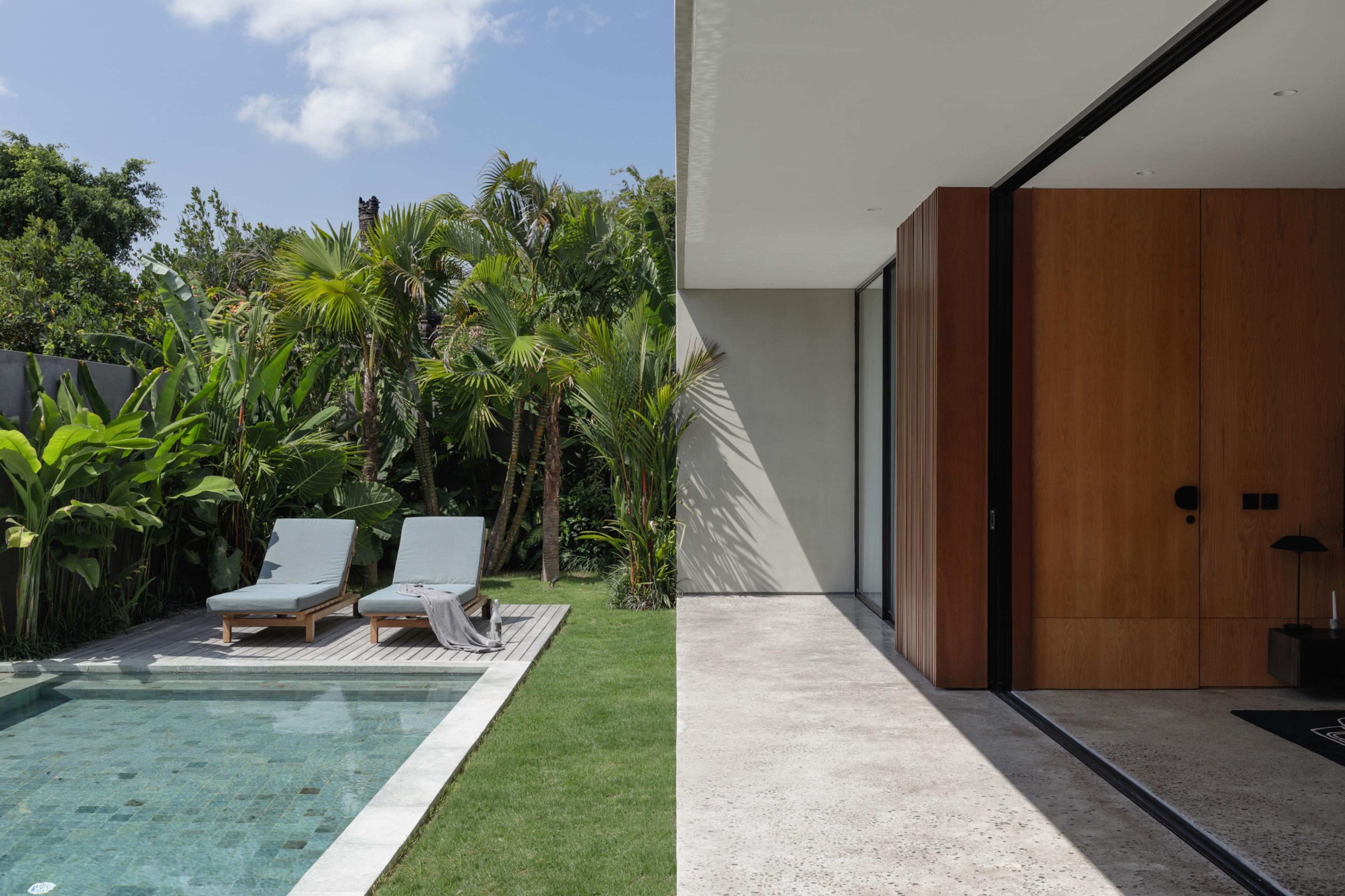 Nova by OXO villa in Batu Bolong, Canggu, Bali — thumbnail 3