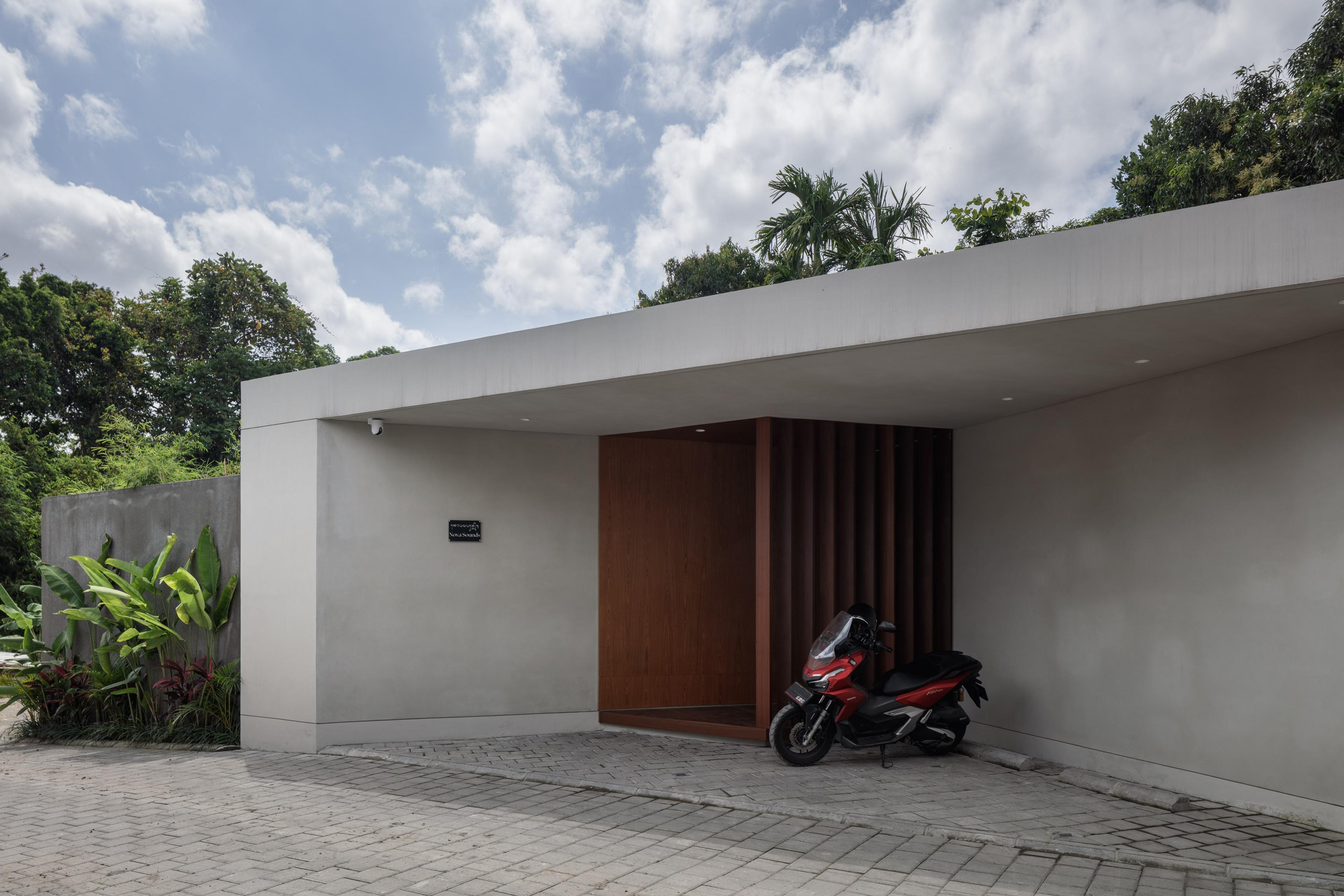Nova by OXO villa in Batu Bolong, Canggu, Bali — thumbnail 27