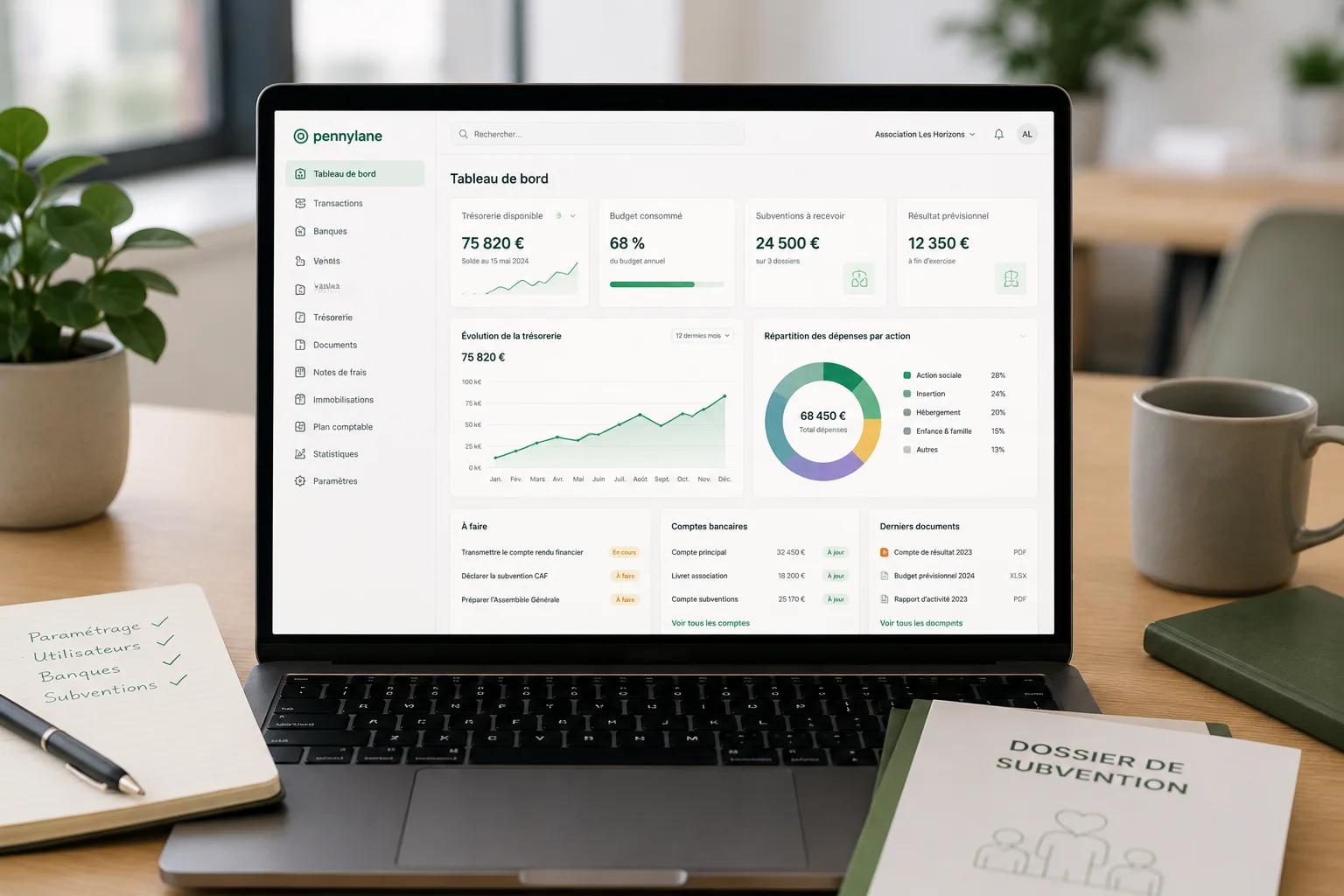 Un tableau de bord financier est affiché sur un ordinateur portable.