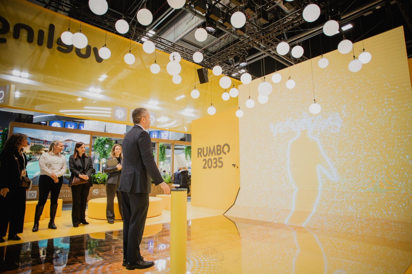 Vueling - Stand FITUR y MWC