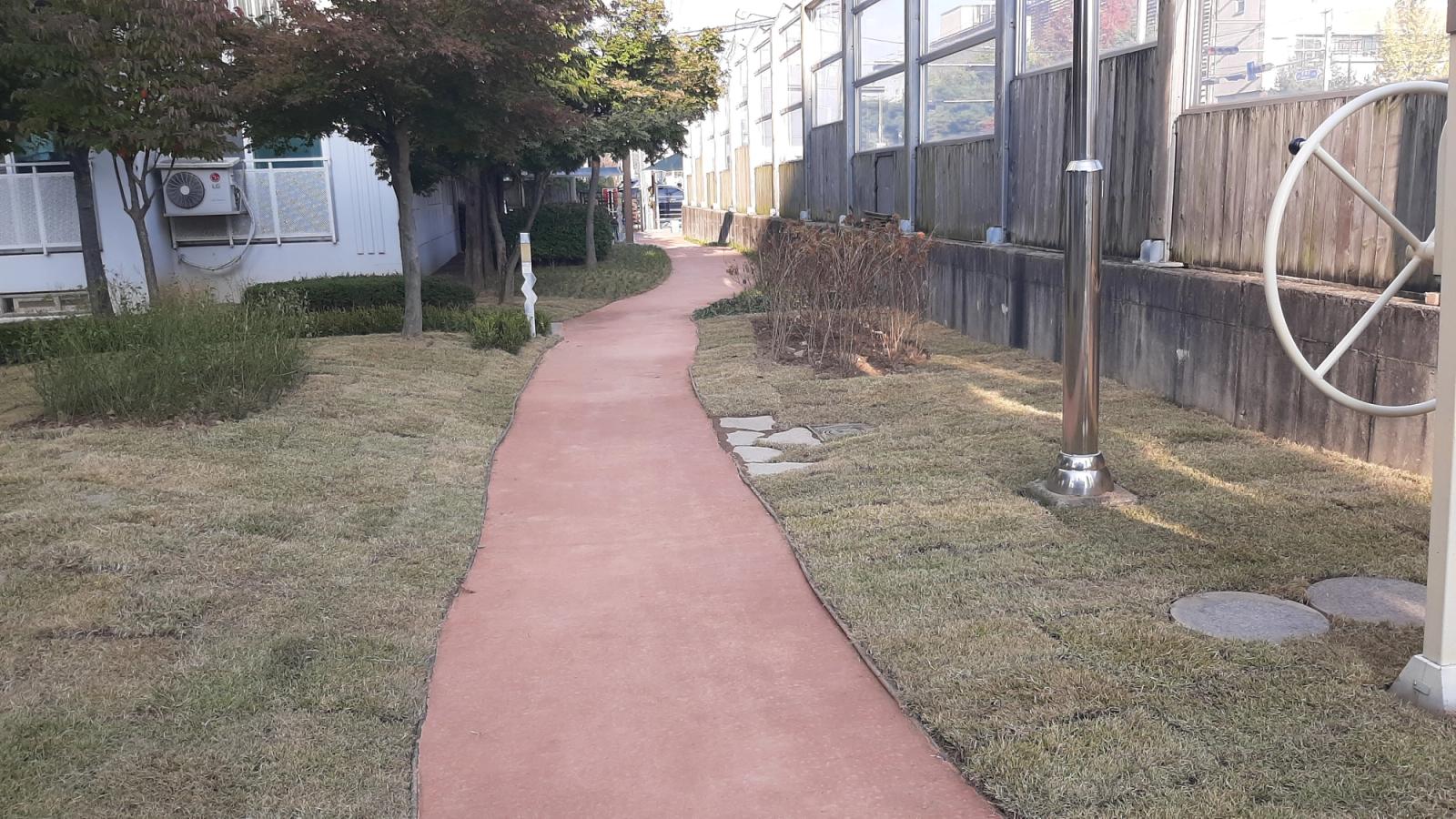 Landscape Repairs at Byeogam Jugong Apartments, photo 16