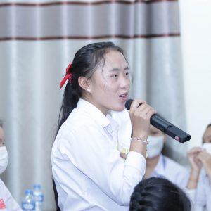 Yervang Xiapao speaking at the forum.