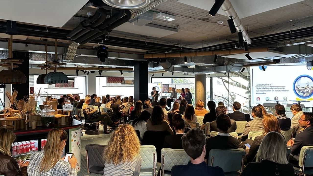 Why hold your corporate meetings and events at Comet in Paris?