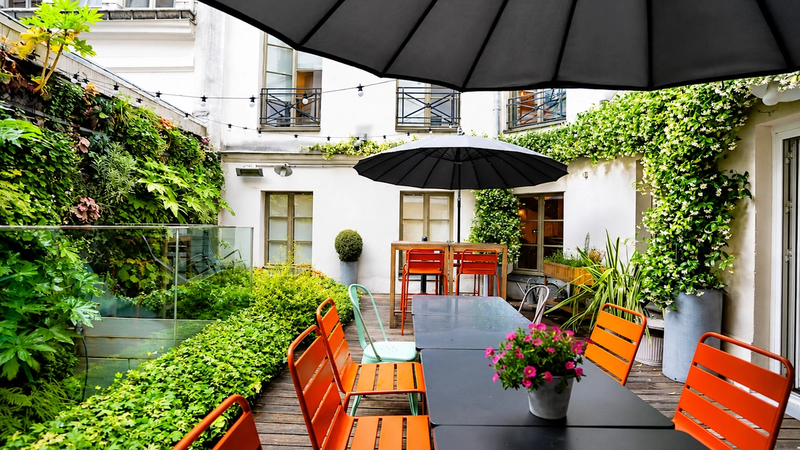 Comet Place des Victoires