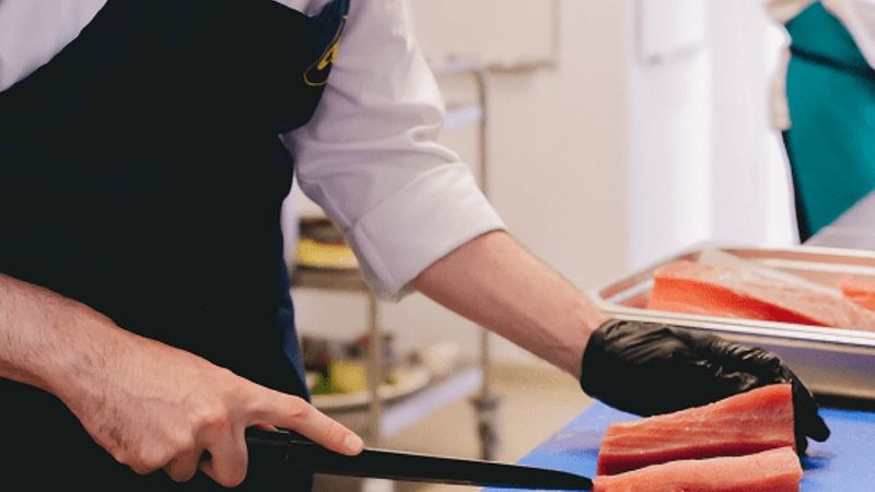Une équipe heureuse de vous recevoir
