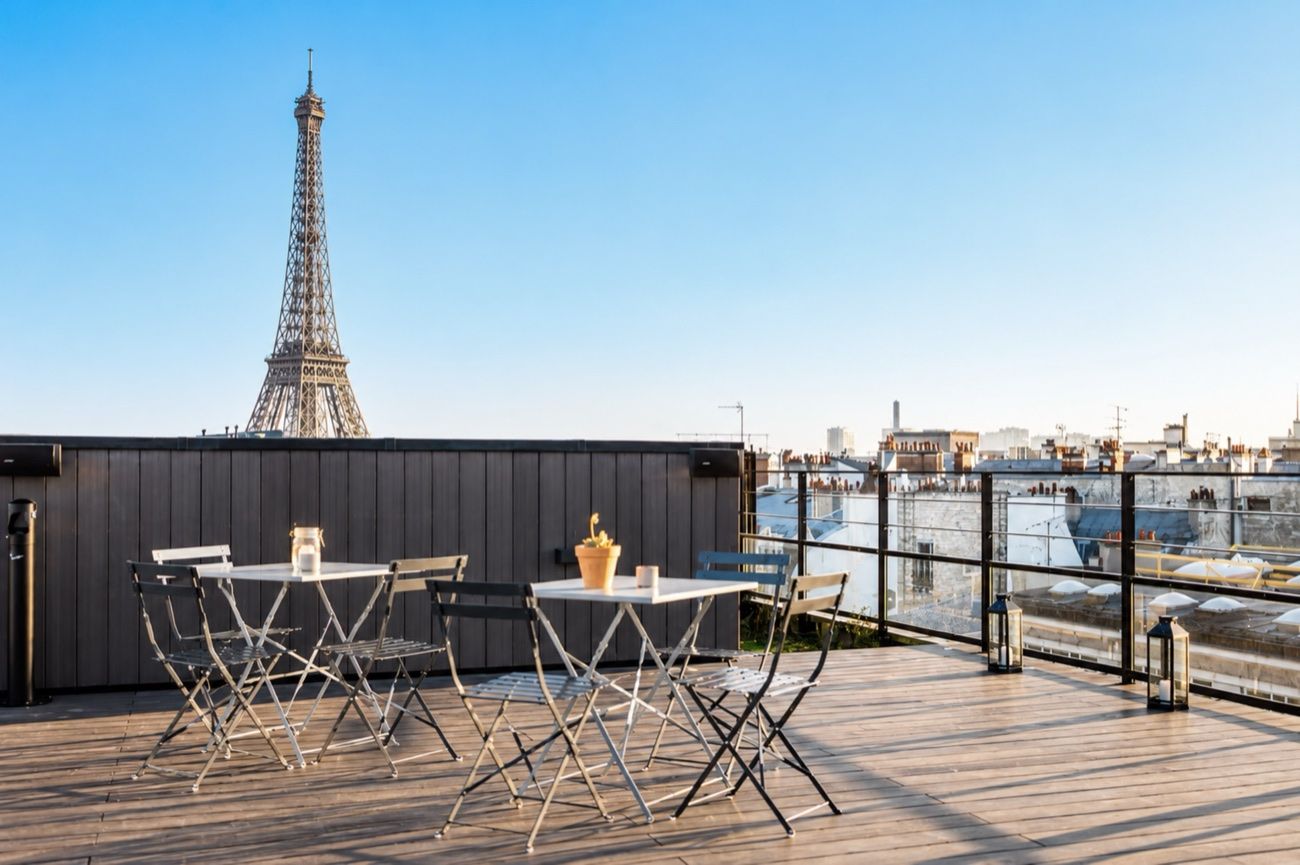 Rooftop facing the Eiffel Tower