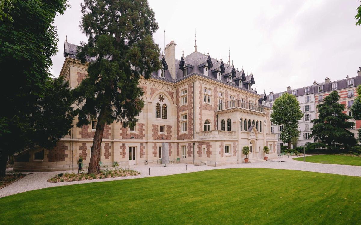 Le Grand Comet and its 1,000 sq m private garden in Levallois-Perret