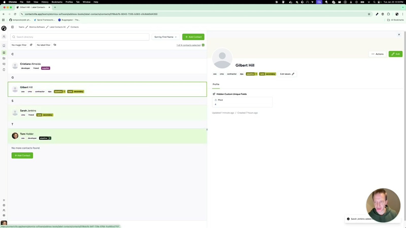 Multiple contacts selected with bulk label application dialog showing Contractor and Friend labels