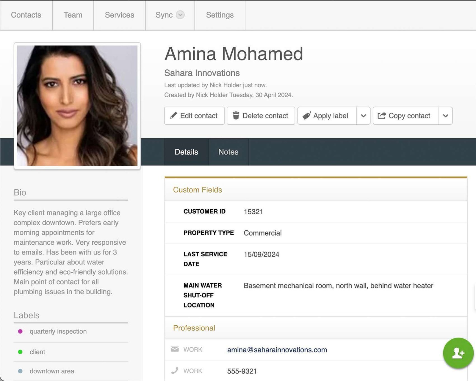 A Contactzilla screenshot showing a construction contact with custom fields.