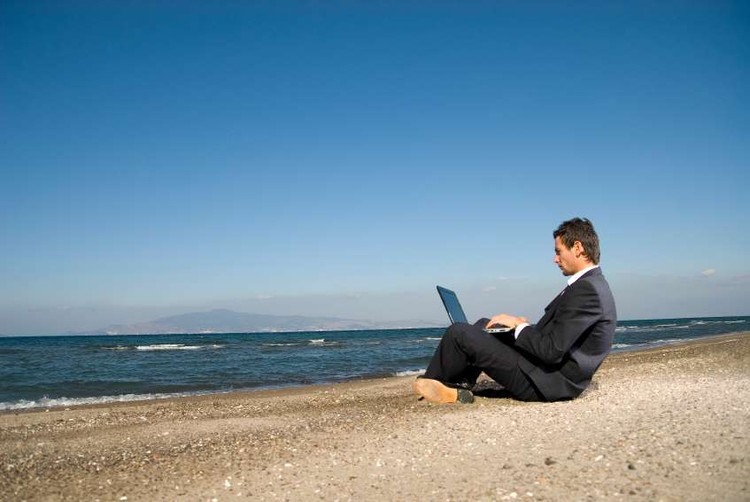 How to Help Remote Workers Fit Into Onsite Culture