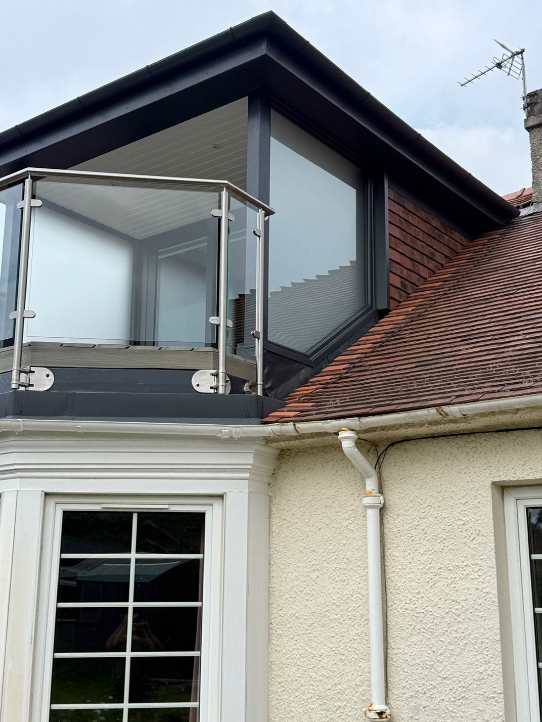 Side view of the dormer balcony above the bay window at Fernielaw Avenue
