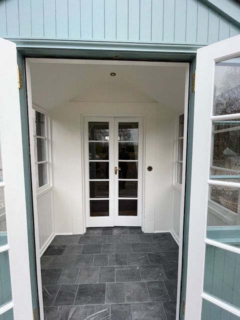  Bespoke porch