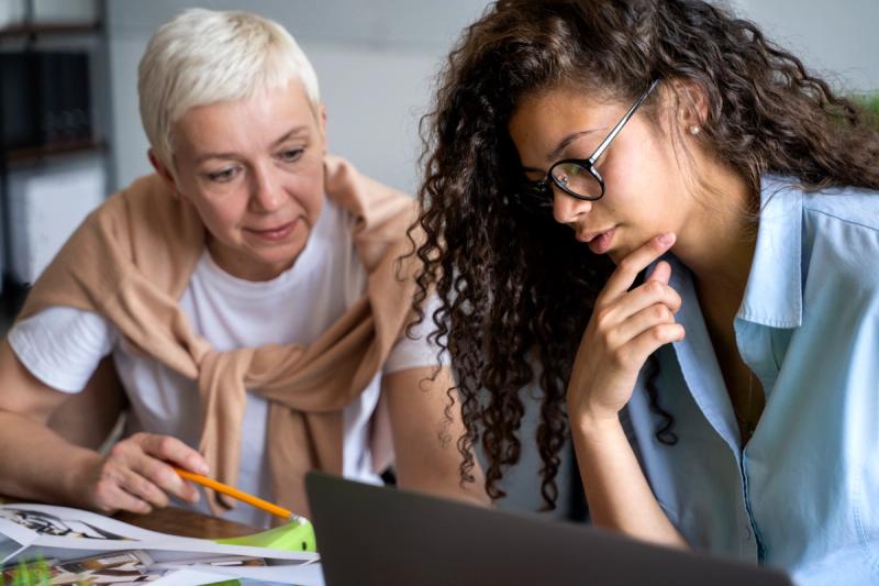 Teachers choosing best free AI tools for teachers in 2025