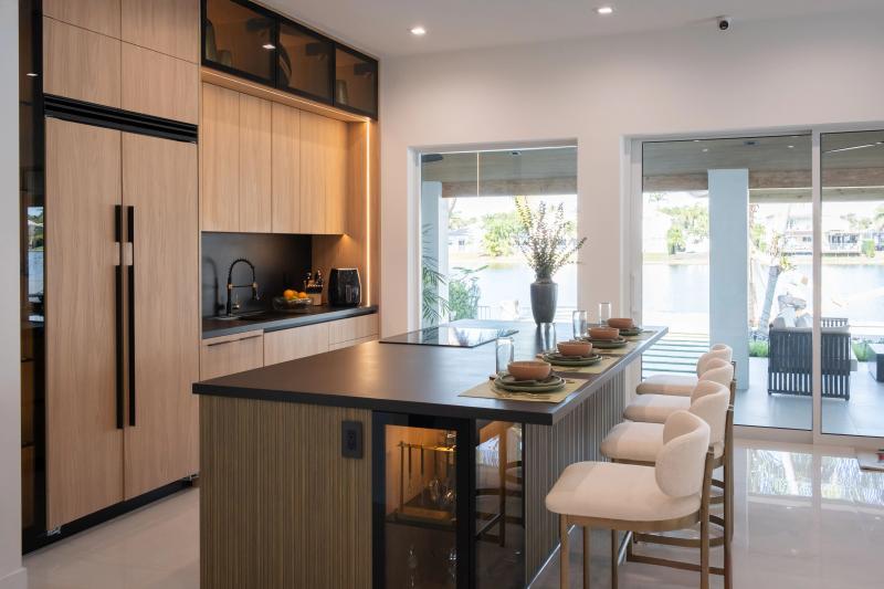 Doral Waterfront Residence — view 4