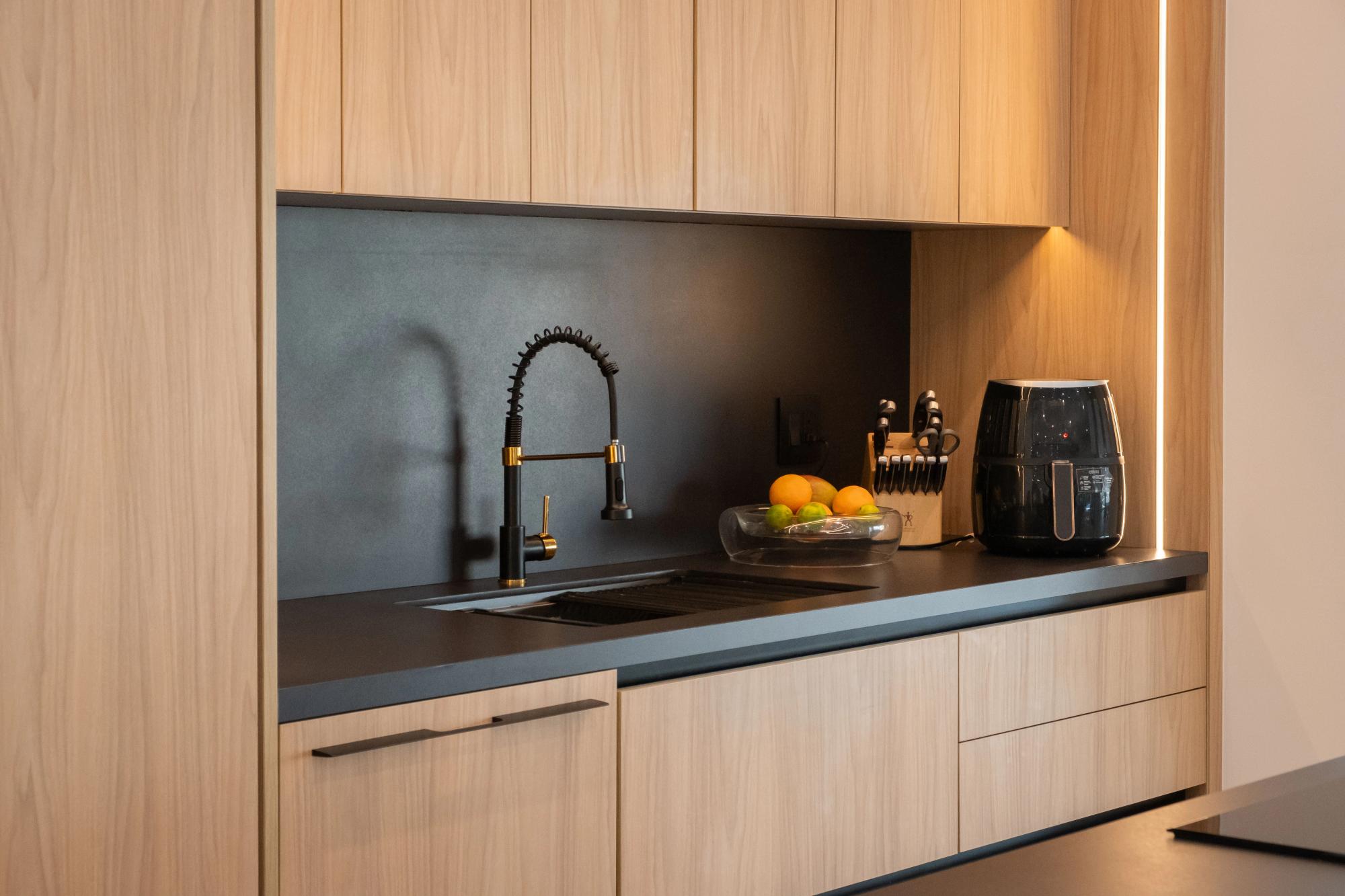 Doral Waterfront Residence — full-width view