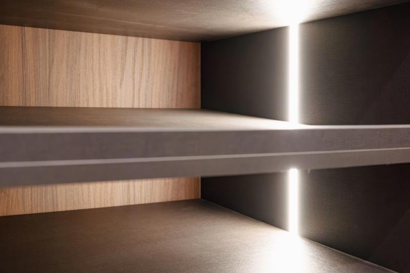 Pinecrest Signature Closet — detail 1