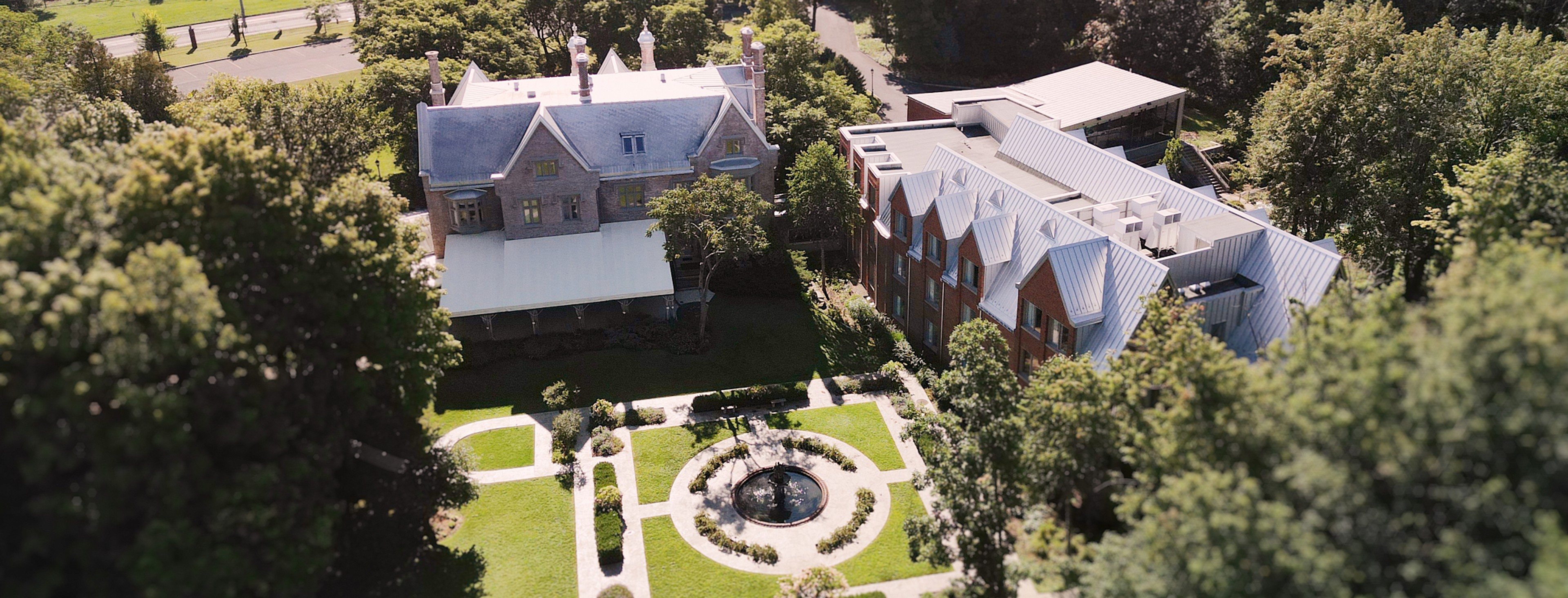 Manoir Davis grounds