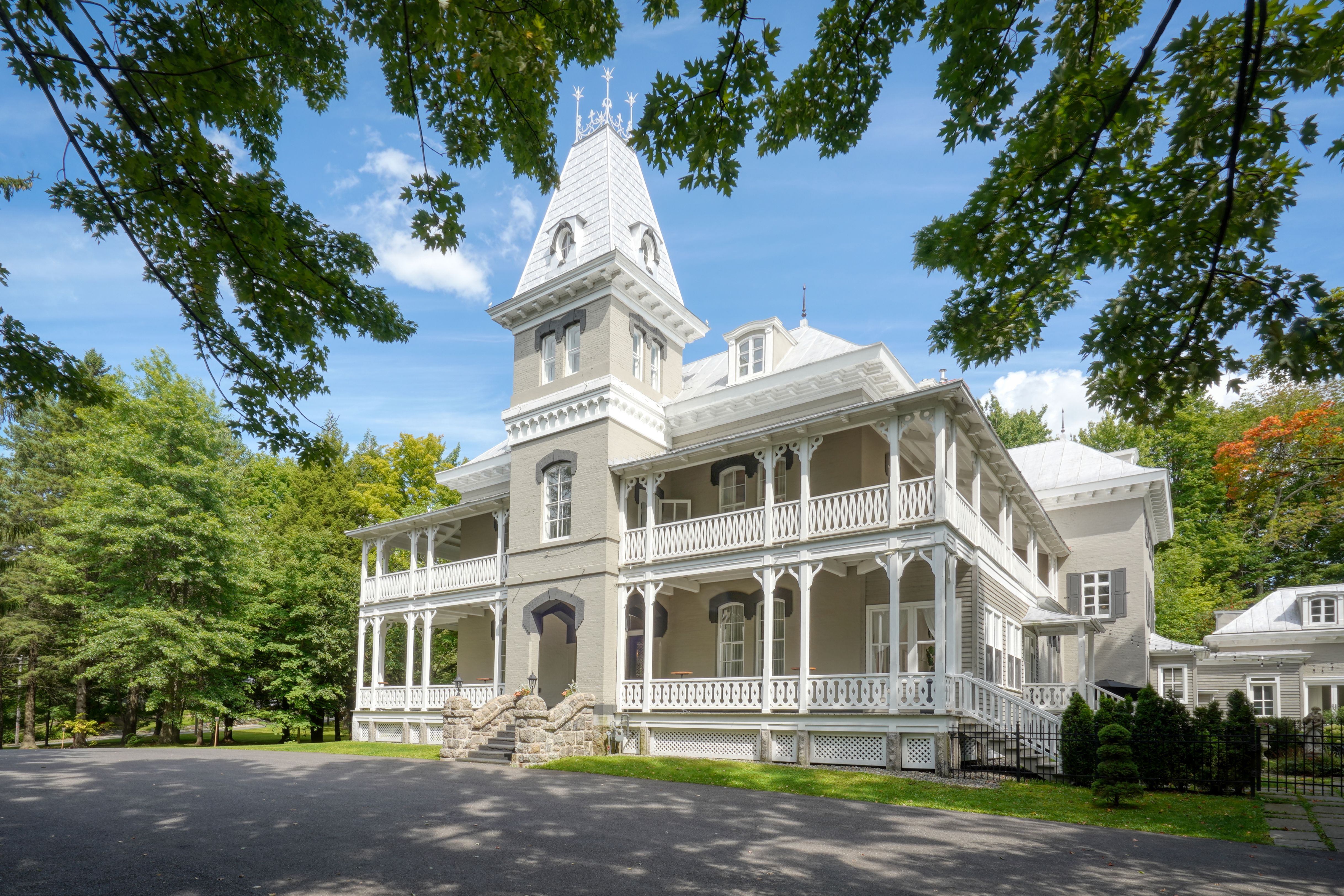 Manoir Maplewood exterior