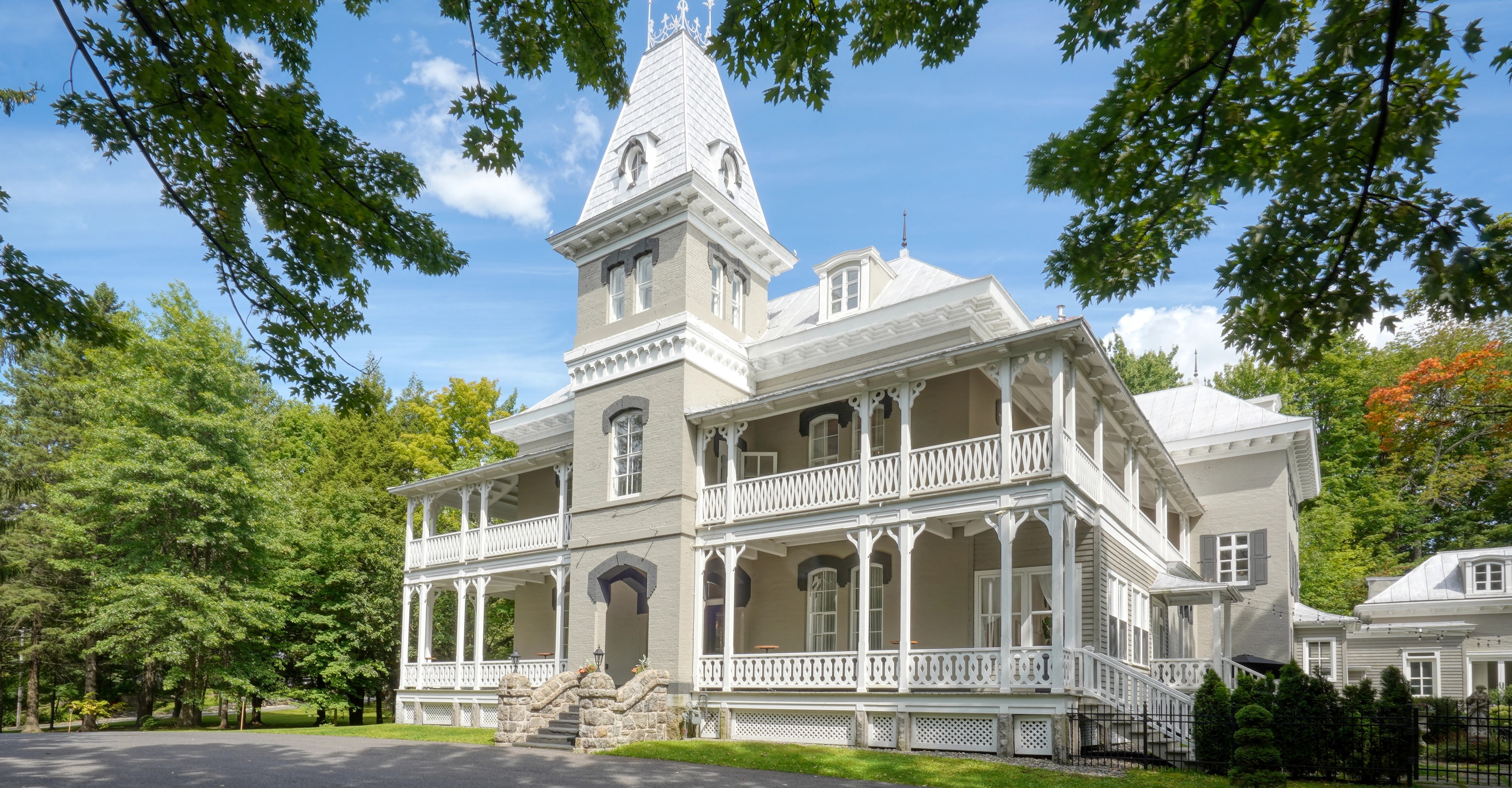 Manoir Maplewood exterior