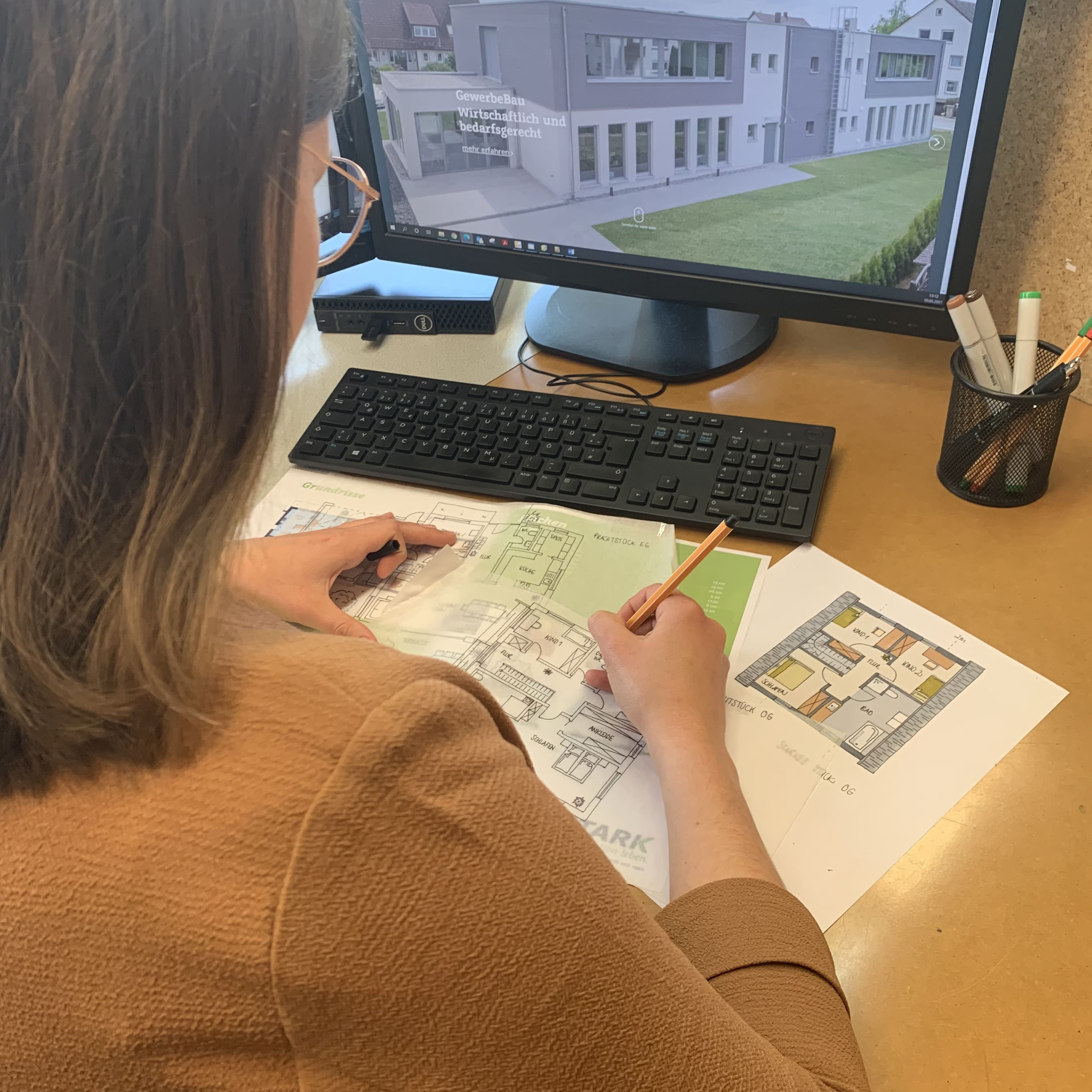 Planungsarbeit am Schreibtisch