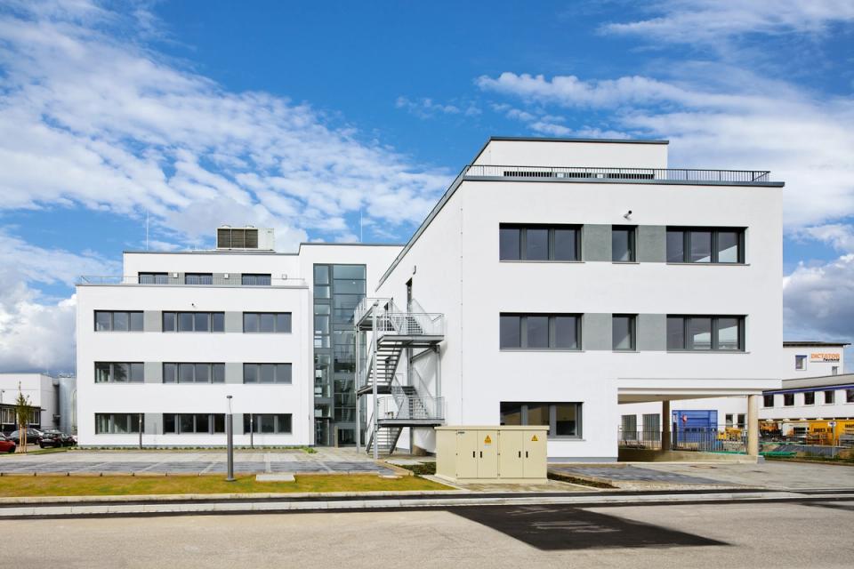 Bürogebäude Neusäß Außenansicht/Innenhof