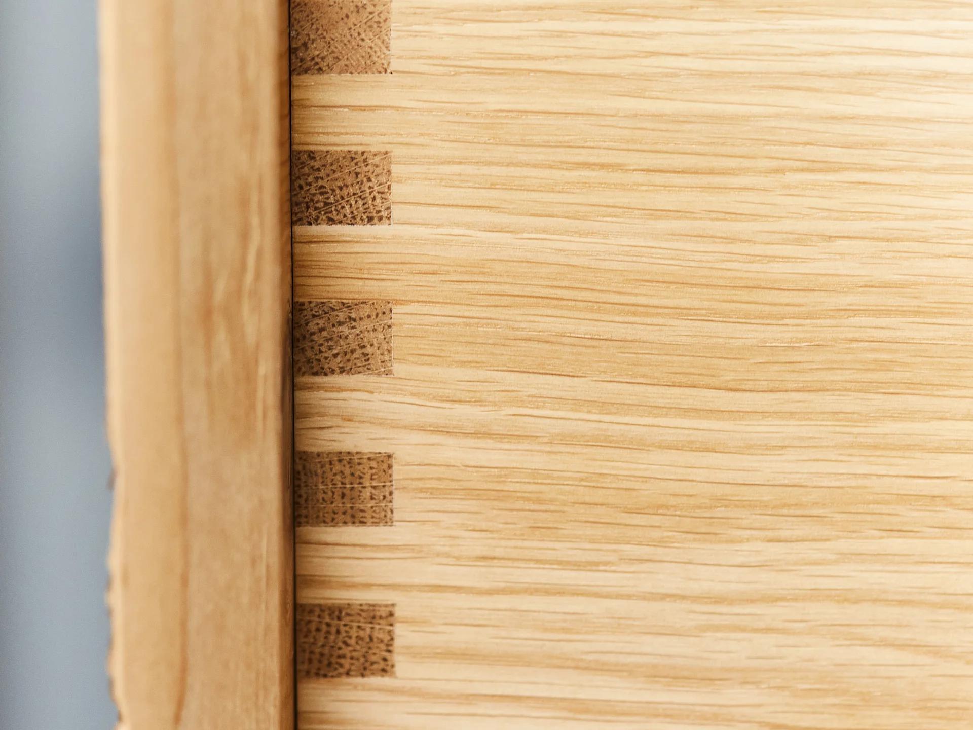 Zinkenverbindung an Schublade, Handwerks-Detail — Schreinerei Stark