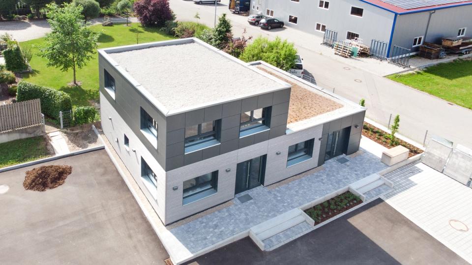 Hainsfarth Bürogebäude Außenansicht