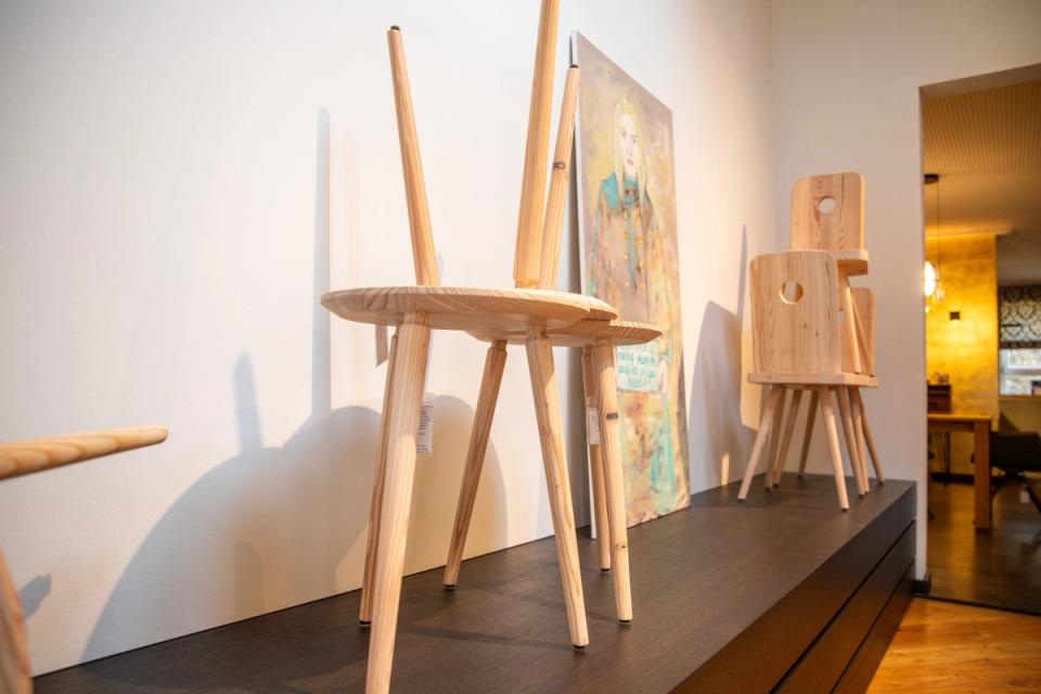 Ausstellung Auhausen — Umbau-Zwischenstand, Empfang, Holzbalken, Showroom