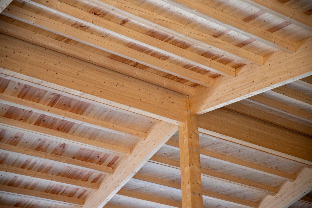 Holztragwerk der Käferholzhalle in Auhausen — Holz als Baustoff, der bleibt