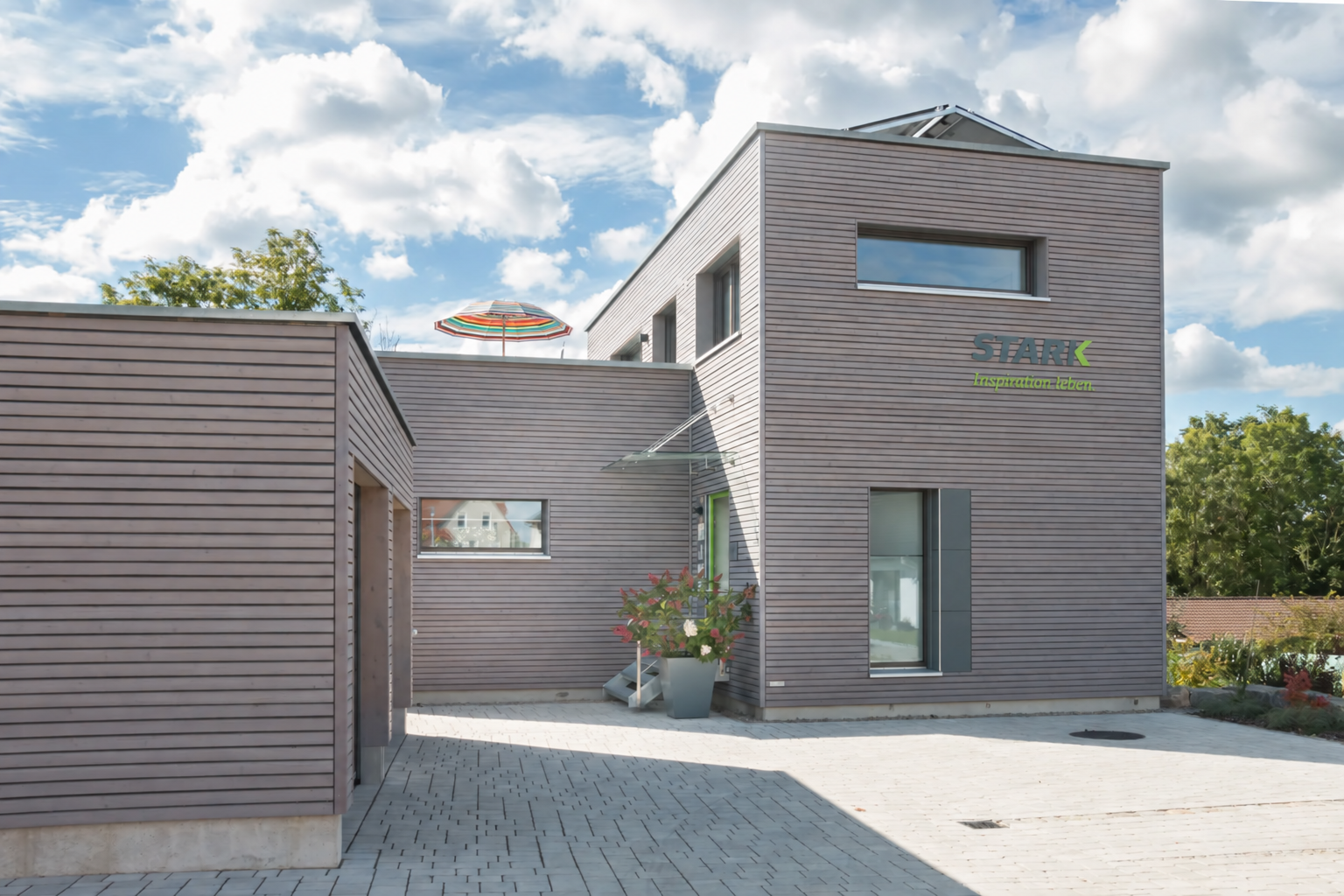 Holzmodulgebäude der Firmengruppe STARK