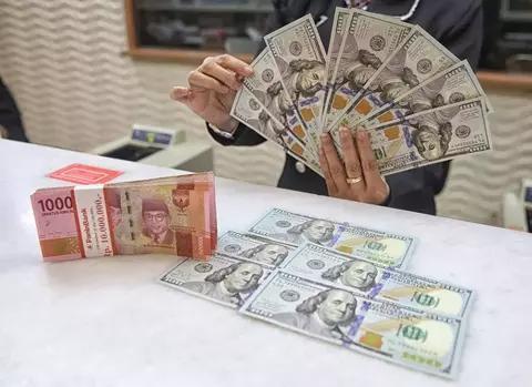 Rupiah Tergelincir ke 16.861 per Dolar AS Hari Ini 23 April 2025, Ada Apa?