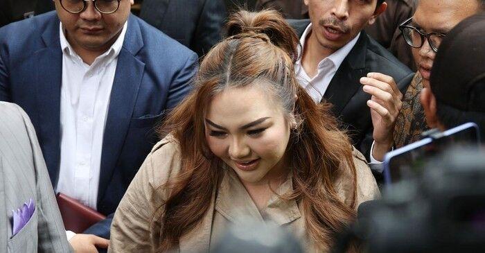 Lisa Mariana Diperiksa Sebagai Tersangka Hari Ini