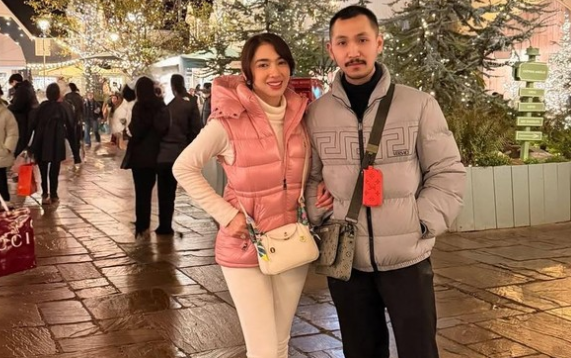 Warganet soroti wajah datar Gusti Ega di setiap foto bareng Angel Karamoy