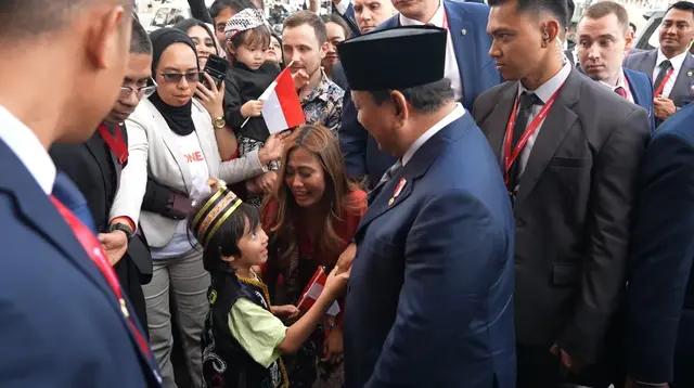 Momen Prabowo Diminta Belikan Lego oleh Bocah di Rusia: Get This Boy Lego!