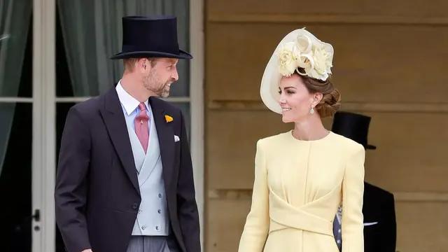 Gaya Kate Middleton Kembali Pakai Topi di Pernikahan Meghan Markle Pangaren Harry