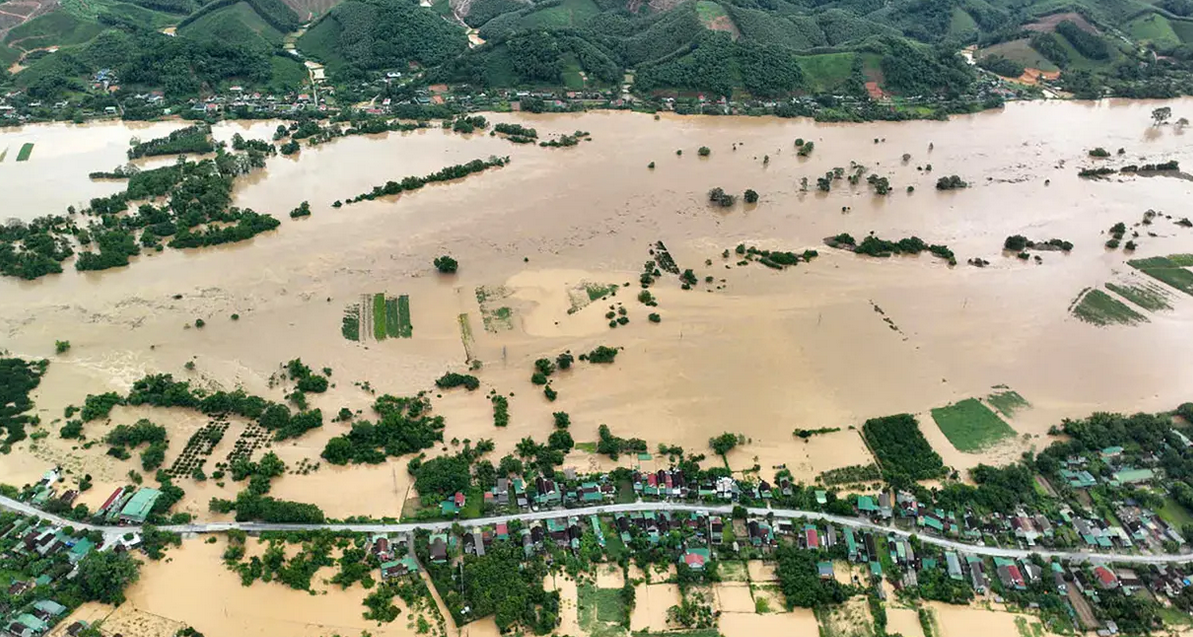 Badai Wipha Hantam Vietnam, Ratusan Rumah Tenggelam